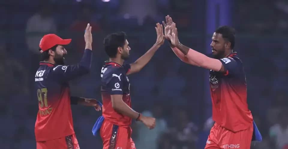 IPL 2025 - DC vs RCB: Disciplined Bengaluru Bowling Keeps Delhi at Bay